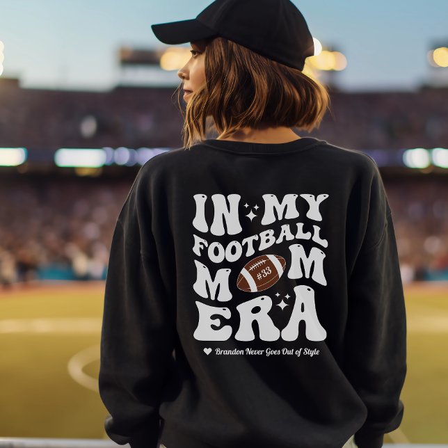 Fotbollsskjorta Mamma i min Mamma era i fotboll T Shirt (Football Mom Sweatshirt In My Football Mom Era)