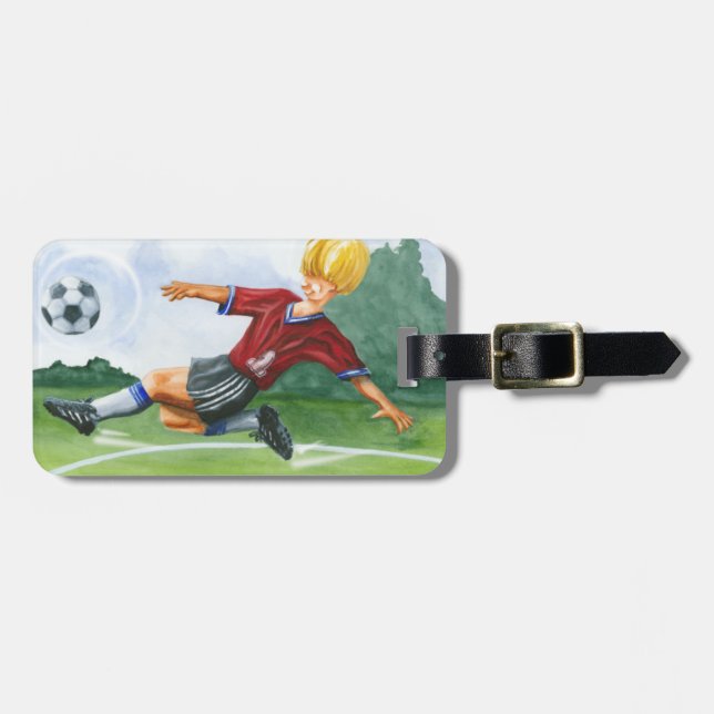 Fotbollsspelare Kicking a Boll av Jay Throckmorton Bagagebricka (Horisontell Framsida)