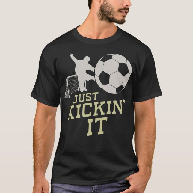 Fotbollsspelaren Kickin spelar fotboll T Shirt (Framsida)