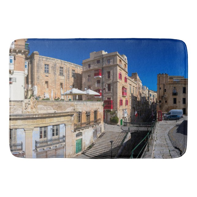 Fotbro, smal gata med trappor i Valletta Badrumsmatta (Framsidan)