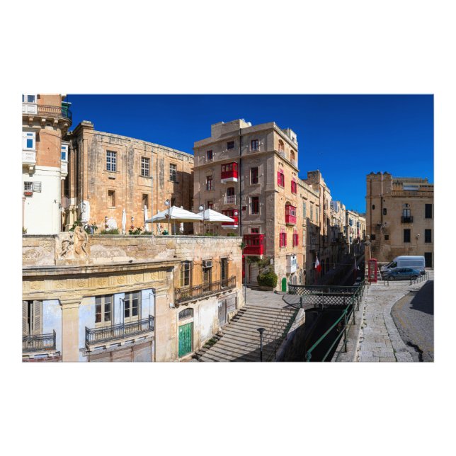 Fotbro, smal gata med trappor i Valletta Fototryck (Framsidan)