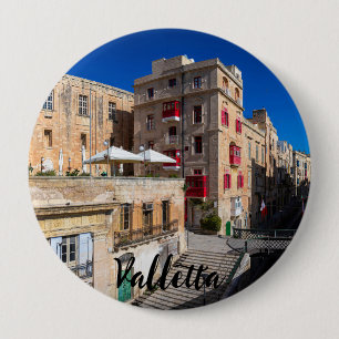 Fotbro, smal gata med trappor i Valletta Knapp