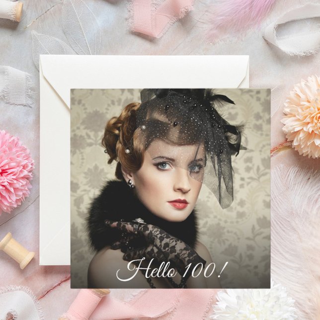 Foto 100:e födelsedagsfestens hej 100 inbjudningar (Skapare uppladdad)