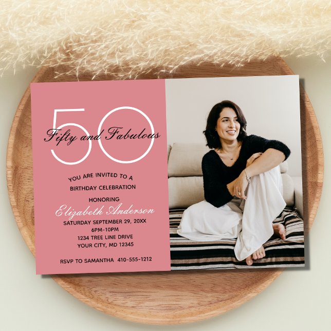 Foto 50 och fantastisk rosa födelsedagsinbjudan inbjudningar (50th Birthday Party Invitation for her in Pink with Photo)