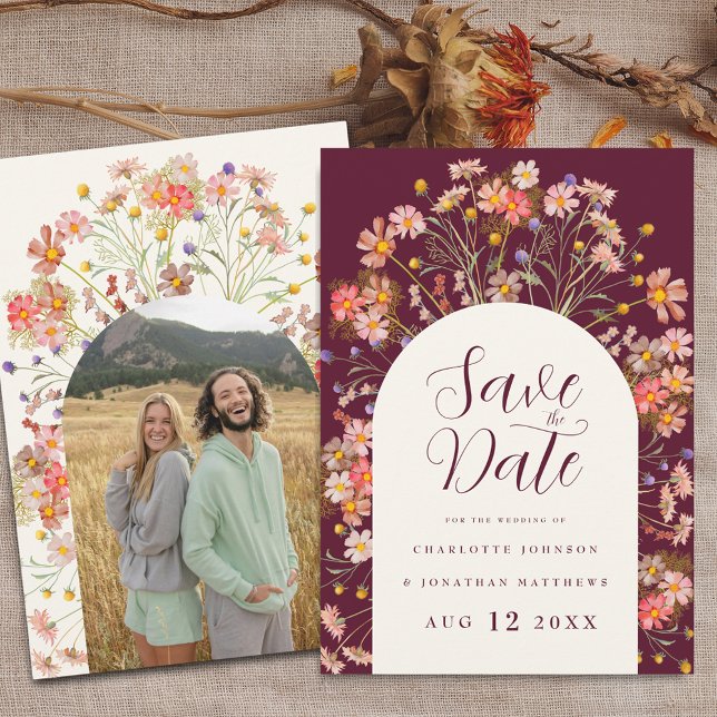 Foto Ark Boho Höst Rustik Vildblomma Bröllop Spara Datumet (Photo arch Boho fall rustic wildflower floral wedding save the date invitation Burgundy ivory cream)