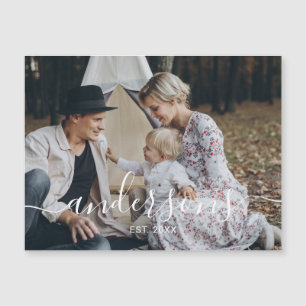 Foto av anpassningsbar med namn och etablerat år