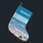 Foto av Blue Ocean Vågar Sandy Beach Liten Julstrumpa<br><div class="desc">Det här vackra lagret har ett vackert foto av havet. Kan anpassas med namn eller monogram.</div>