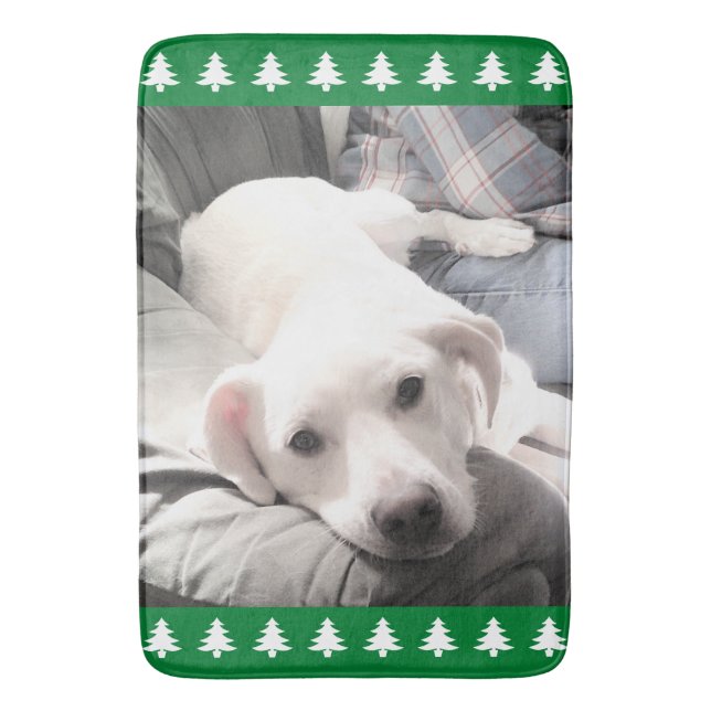 Foto av Cute White Hund Grönt Julgranar Bath Badrumsmatta (Framsidan (Vertikal))