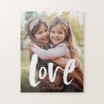Foto av familjen Fold kärlek Pussel<br><div class="desc">Lägg din familjs foto på ett pussel tillsammans med ett djärvt modernt skript "kärlek". Gör en underbar verksamhet för familjen,  men också en underbar gåva till mor- eller farföräldrar eller någon annan du kärlek!</div>