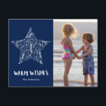 Foto av familjen Warm Önskemål Beach Navy Blue Helg Vykort<br><div class="desc">Julens helgdag vykort i en marin blå stranddesign "Warm Önskemål". Lägg till foto,  meddelande och namn på framsidan av vykortet och din returadress och hälsning till baksidan. Kontakta mig om du behöver hjälp med att beskära fotot eller begära en anpassningsbar. Jag hjälpte kärlek!</div>