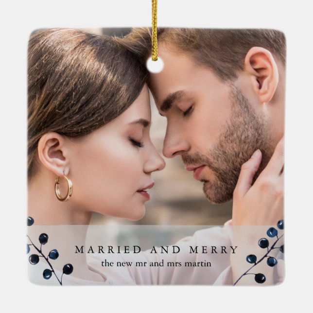 Foto av gift och Merry Blue Winter Berries Julgransprydnad Keramik (Baksida)