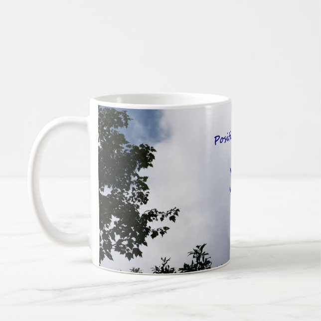 Foto av himlar och moln skapat i ett kaffe mugg (Vänster)
