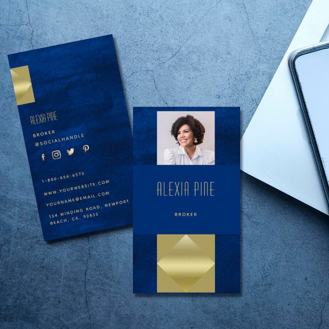 Foto av Klassi Modern Professionell Navy Blue Guld Visitkort (Skapare uppladdad)