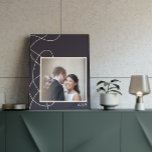 Foto av minimalistisk Abstrakt, marin blå Personli Poster<br><div class="desc">Ram ditt favoritfoto med den här minimalistiska abstrakten i mörkens blått och grädde och anpassa det med ditt speciella datum.</div>