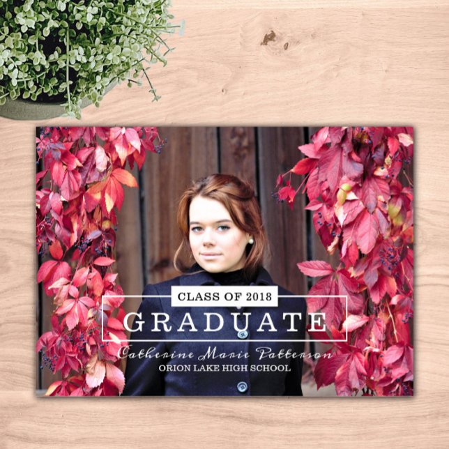Foto av modern klass Typografi Studenten | Vit Inbjudningar (White Modern Class Typography Photo Graduation Announcement)
