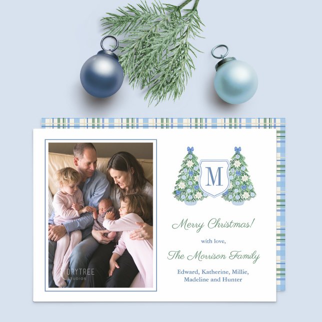 Foto av monogram Blue Grönt God jul Julkort (Chinoiserie Chic Twin Christmas Trees with family picture and monogram)
