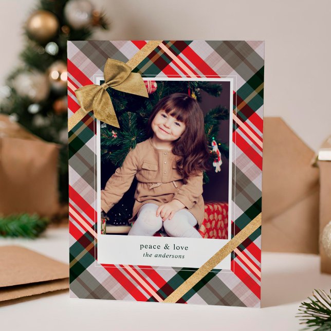 Foto av presentationen av candy cane i presentatio julkort (Candy Cane Plaid Gift Wrapped & Bow Present Photo Holiday Card)