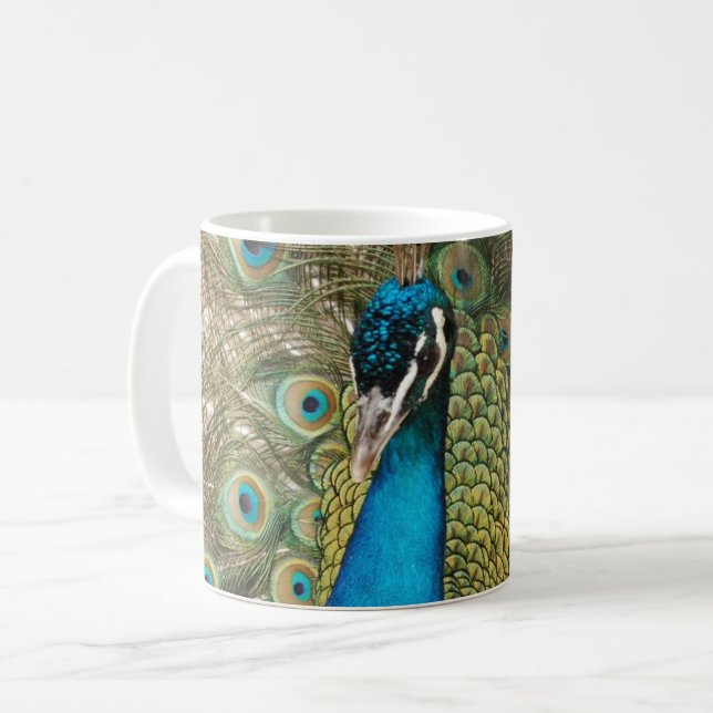 Foto av vacker påfågel med utspridda fjädrar kaffemugg (Framsida vänster)