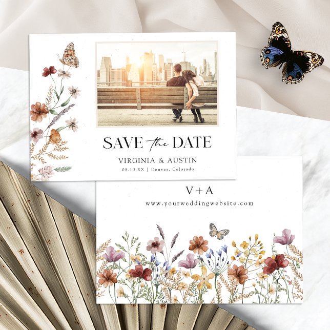 Foto Blommig Spara Datum Datumet (Photo Boho Floral Save The Date Invite Monogrammed with Butterfly by Painted Paperie
)