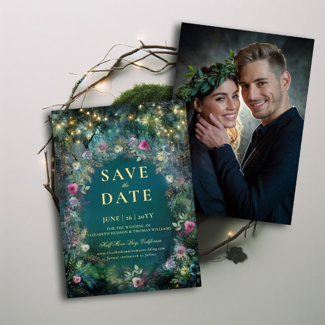 Foto Bröllop spara datum från Ro i skogen Inbjudningar (enchanted forest photo wedding save the date magical fairy tale woodland roses gold emerald green)