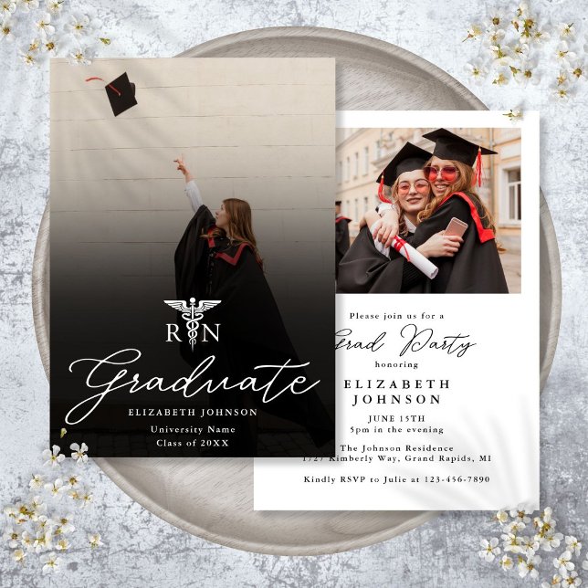 Foto Elegant Script RN Sjuksköterska Examen Fest Inbjudningar (Photo Elegant Script RN Nursing Graduation Party Invitation)