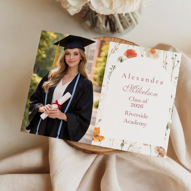 Foto Elegant Vildblomma Examenstårt Celebrering Meddelande (Skapare uppladdad)