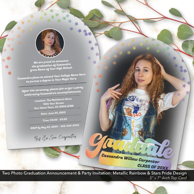 Foto examensinbjudan Retro Pride Regnbåge Inbjudningar (Two Photo Graduation Announcement Invite Retro Pride Design & Faux Embossed Metallic Rainbow Details)