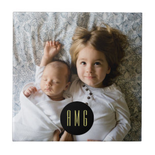 Foto för Anpassningsbarnas familj  Monogrammet Kakelplatta