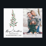 Foto för Bläck-vattenfärgen Julgran i kalligrafi Helg Vykort<br><div class="desc">Modern Elegant Calligraphy Bläck Script Watercolor Gräs Träd med Burgundy Red Rosett band och julprydnader God jul Photo Helgdag vycard</div>