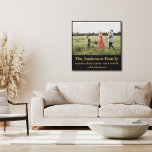 Foto för Blommigten vintage Guld i Äventyr-familje Canvastryck<br><div class="desc">Den fantastiska vintagen inspirerade till svart och guld-blommigt bildade fotoduk. Det kommer att bli en vacker keepsaksgåva för familjen,  genom att minnas familjens underbara äventyr.</div>