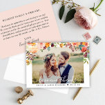 Foto för  Fall Blommigt Bröllop Tack Kort<br><div class="desc">Den här snyggten "Kärlek och tack"-fotokortet har en bröllop porträtt på framsidan med vit textövertäckning och rustik blommigt gräns av blommor med fallvattenfärg i ,  rosa,  persika,  gult,  burgundy och orange grönt. Anpassa med ett tack för anpassningsbarna på kortets baksida.</div>