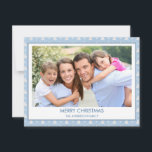 Foto för familjen Dusty Pastel Blue Julgran Julkort<br><div class="desc">Pastel - Dusty Blue and White Julgran God jul Helgdag Photo Card. Bild och namn kan bytas ut mot detta enkla och moderna julfoto.</div>