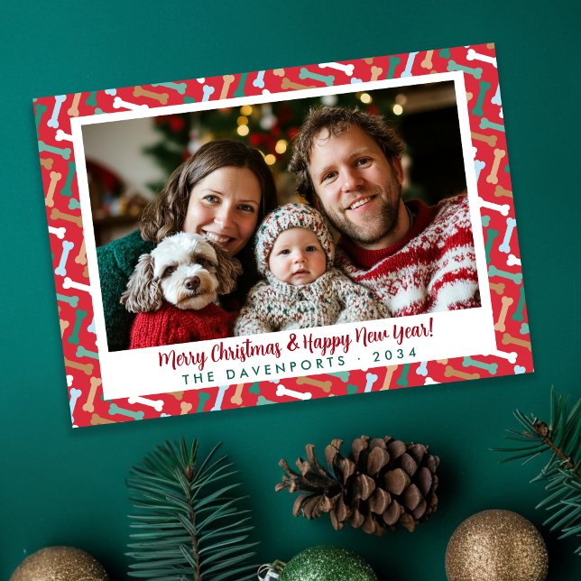 Foto för familjen Red and Teal Hund Bones Mönster Julkort (Simple red & teal dog bone pattern Christmas family photo card)