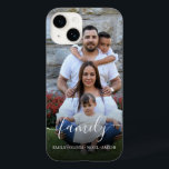 Foto för familjskript - överlägg<br><div class="desc">Anpassa enkelt det här iphone case med anpassningsbarnas favoritfoto och namn under "familjen" i ord i modern calligraphy-skript.</div>