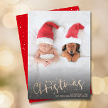 Foto för God jul i Guld-skript Julkort<br><div class="desc">Fira helgdagarna med det här eleganten julkortet som innehåller GOD JUL och namn i chic. Ladda bara upp ditt favoritfoto och lägg till din familjeanpassning. *ÄNDRA FÄRG på baksidan av kortet så att det stämmer med ditt foto. **VÅGRÄT-kortet har gjorts för dig i vår samling. Välj Hög definition för bästa...</div>