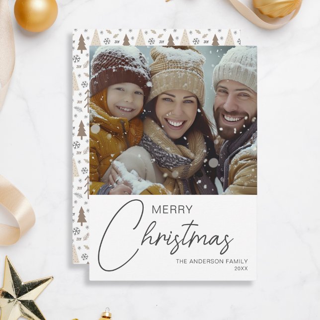 Foto för god jul Modern Script-familj Helgkort (Merry Christmas Modern Script Family Photo Holiday Card by MINTIC DESIGN STUDIO)