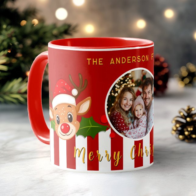 Foto för julklappen Santa Reindeer & Holly-familje Mugg (Christmas Cute Santa Reindeer & Holly Family Photo Mug)