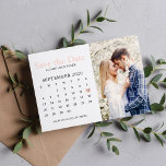 Foto för kalender för  Rosa Bröllop spara datum Spara Datumet<br><div class="desc">Fotomeddelanden i bröllop spara datum-kalendern. Om du vill ha en mer avancerad anpassning av den här designen klickar du på knappen Anpassa! Matchningsalternativ och fler alternativ för färg finns också på begäran.</div>