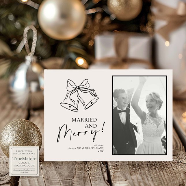 Foto för Lodrät Modern Black Bow Married & Merry Julkort (Skapare uppladdad)
