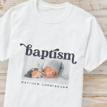 Foto för modern fetstik enkel Anpassningsbar T Shirt<br><div class="desc">Den här enkla och klassiska designen består av serif-typografi och lägger till ett anpassningsbar-foto. Den här utformningen är modern,  chic,  lekfull och roligt.</div>