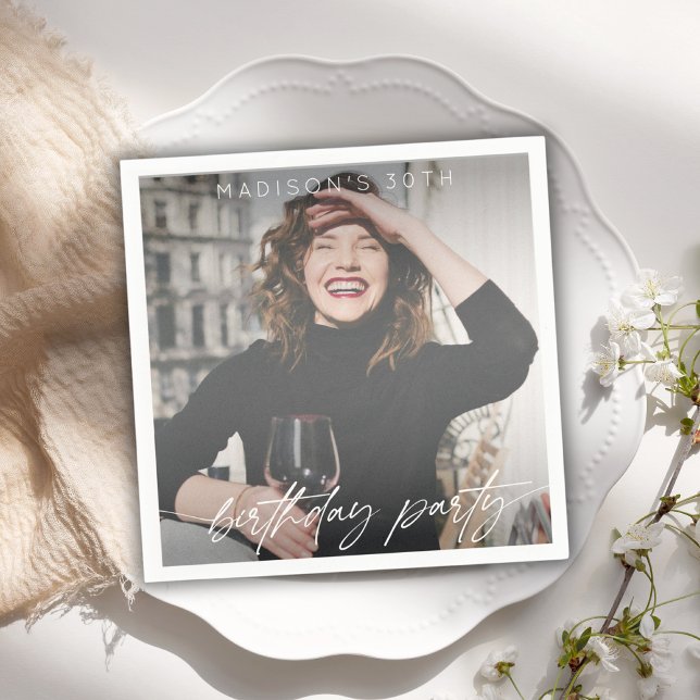 Foto för modern Födelsedagsfest i skript Pappersservett (Skapare uppladdad)