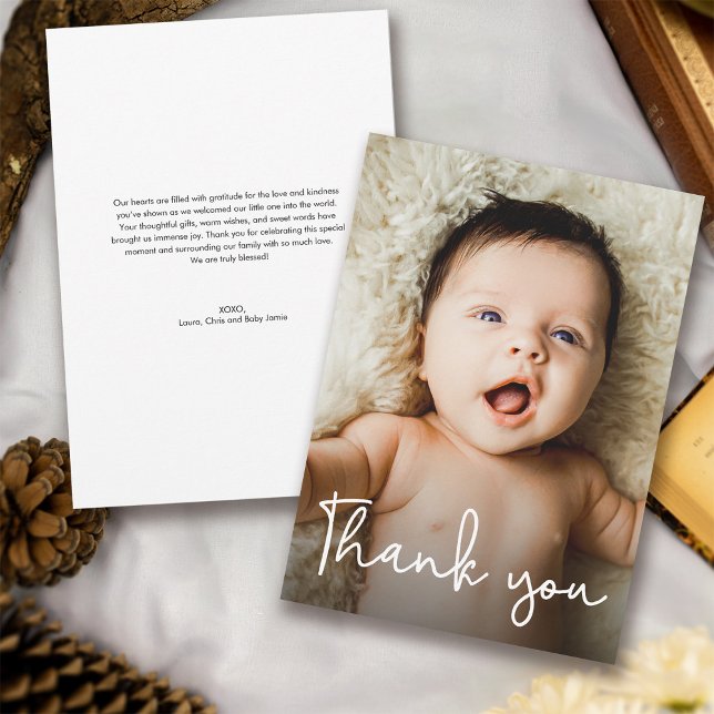 Foto för modern handskriftsformat babyvisningsprog tack kort (Trendy Handlettering script baby shower thank you wording photo card.)