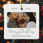 Foto för Modern Script Elegant God jul Julgransprydnad Keramik<br><div class="desc">Det här moderna skriptfotot på God jul har två av dina favoritfoton (på framsidan och baksidan) på nyfödd bebis,  din familj eller ditt nya hus samt din familj namn och ditt datum.</div>