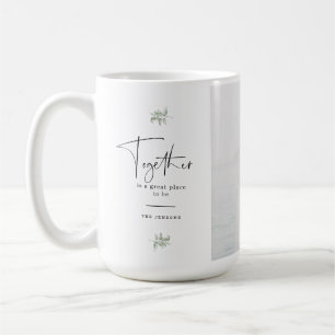 Foto för offertfamilj tillsammans kaffemugg