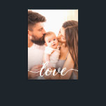 Foto för Personligen Kärlek Script  Canvastryck<br><div class="desc">Med ett vackert och modernt skript för "Kärlek" i ord kan det här fotot i familjen kärlek lätt personlig med ditt eget favoritfoto i familjen. En fotoomslagen arbetsyta som ska omges och visas i eleganten.</div>