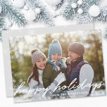 Foto för Snö-överlagringsfamiljen glad helg Winter Julkort<br><div class="desc">Fotokort för helgdag på anpassningsbar med "glad helg",  modernt handskript med övertäckningsdesign för snö under vintern.</div>