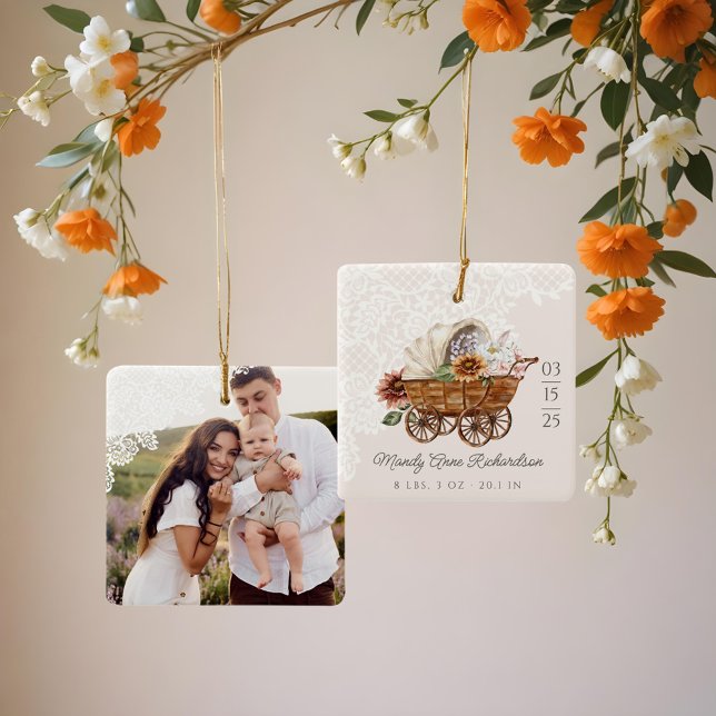 Foto för Westerna Blommigten i land, Baby Julgransprydnad Keramik (Country Western Floral Wagon Baby Stats Photo Ceramic Ornament)