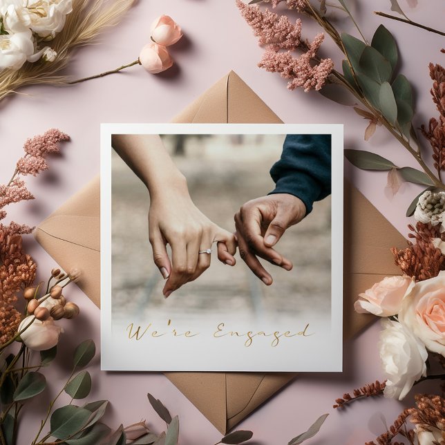 Foto, guld-skript, meddelande om party ('Engaged' photo card! Featuring beautiful decorative script in a stunning gold effect text.)