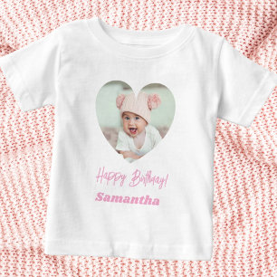 Foto hjärta namn födelsedag flicka rosa t shirt