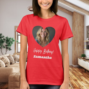 Foto hjärta namn födelsedag kvinna röd t shirt